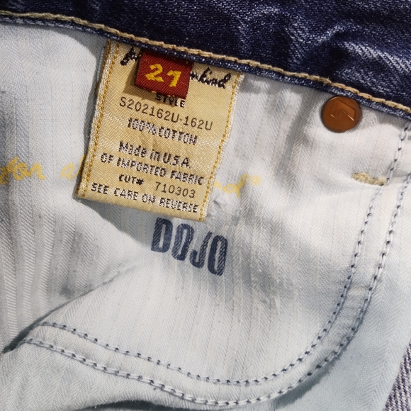 7 For All Mankind DoJo Shorts Distressed - Picture 4 of 5